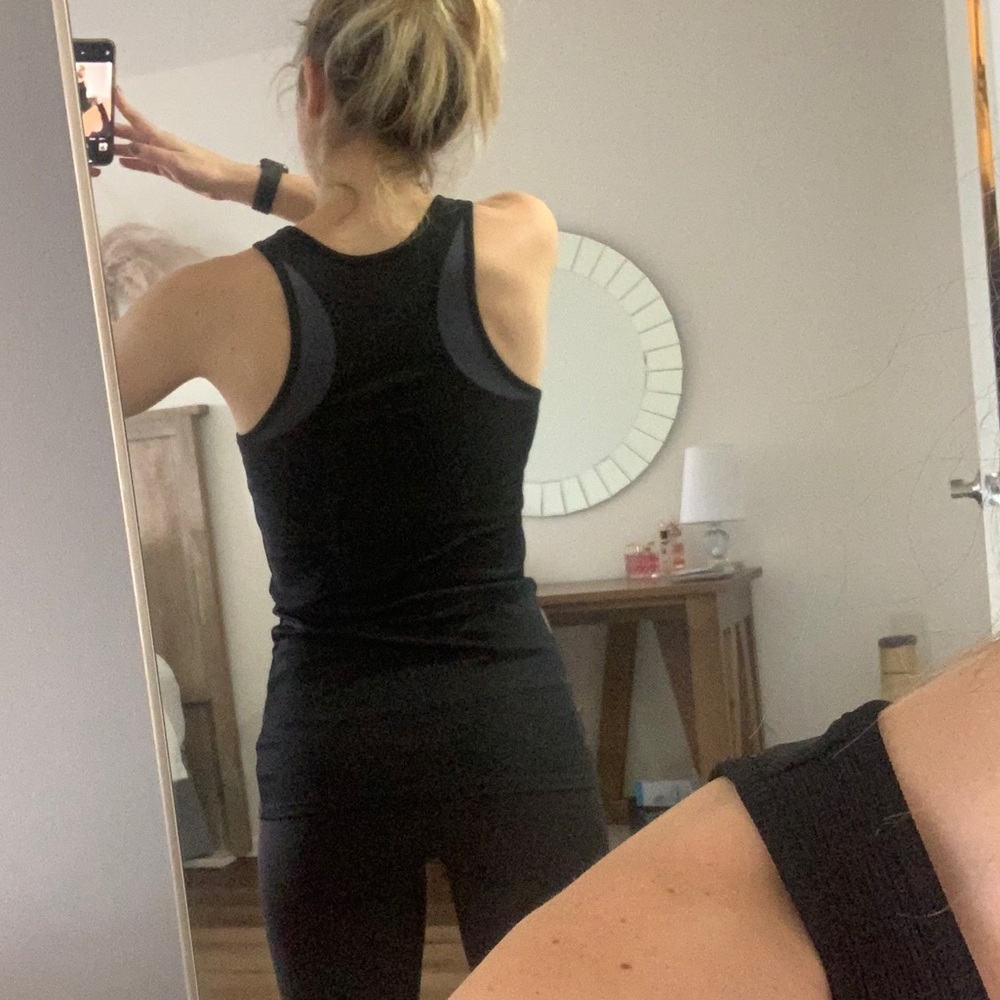 Black workout tank top